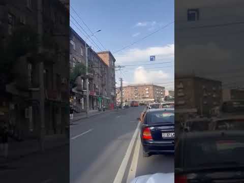 Քաղաքացիների արձագանքը, երբ տեսնում են Նիկոլ Փաշինյանի ավտոշարասյունը