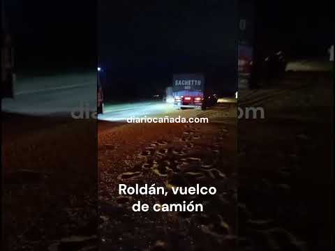 Roldan vuelco de camión