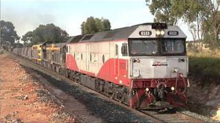 preview picture of video 'Australian Freight Train:  Grain Train Thur 06/01/11'