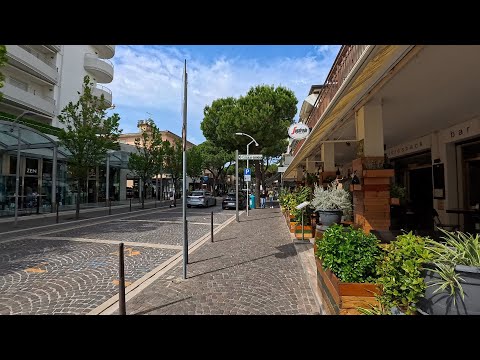 🌞 Strolling Through Jesolo’s Pedestrian Paradise | Italy’s Fun & Sunny Walkway!🚶🇮🇹🍦#walkthrough