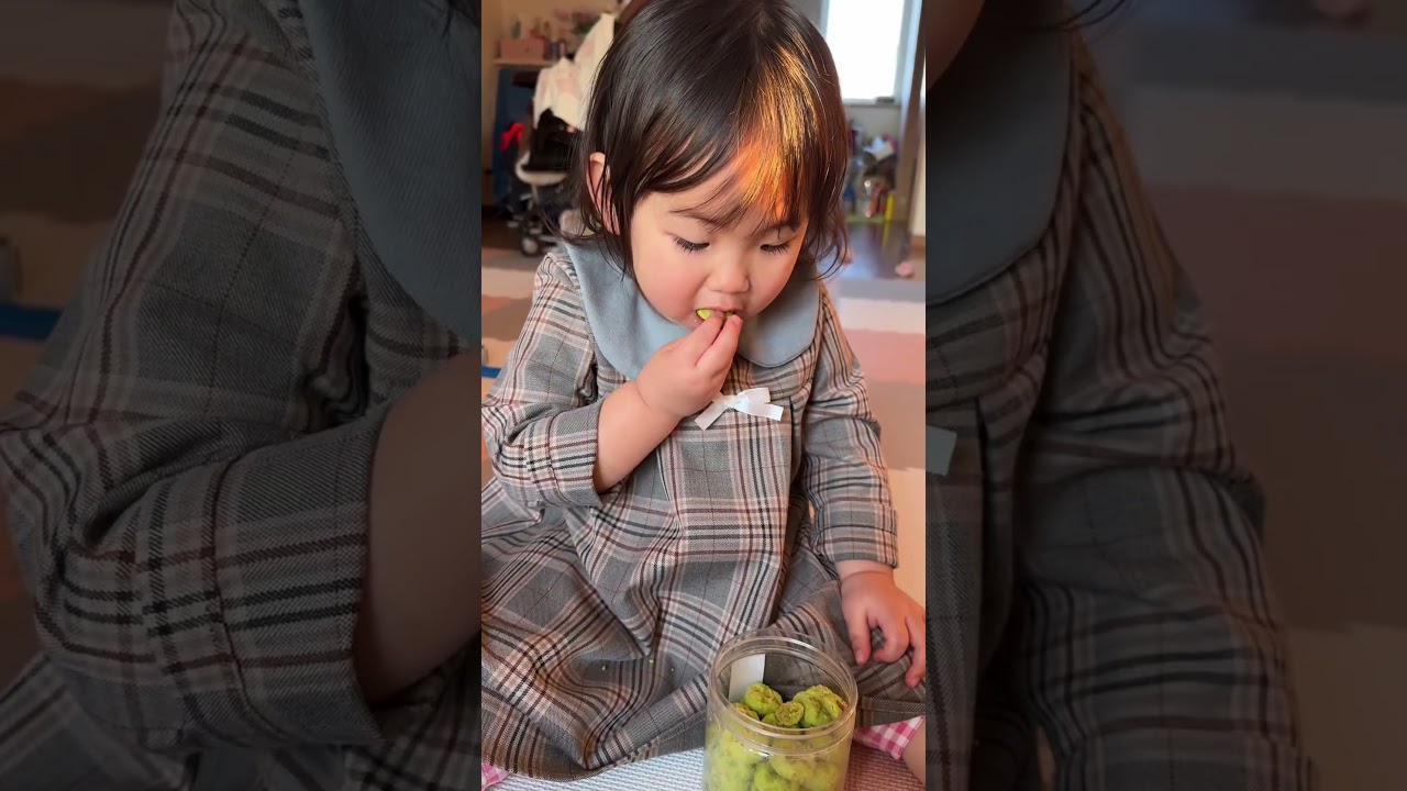 Anak Jepang makan kue lebaran🇮🇩🇯🇵🩷