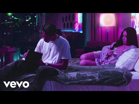 SAHXL - ISN'T THE SAME (ACOUSTIC / Lyric Video)