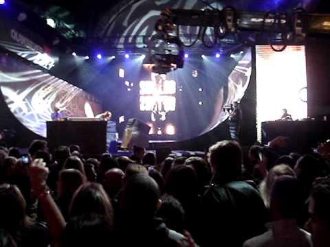 Bob Sinclar live au Grand Palais (Quicksilver Tony Hawk show) Paris, France