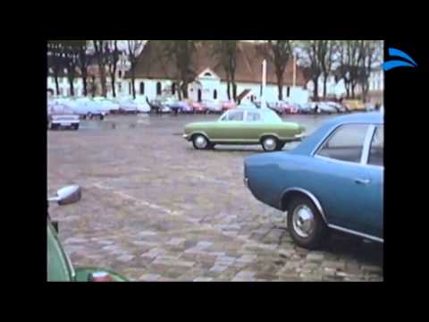 Dokumentation über Heide 1973 Szene 02 Parkplaetze