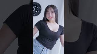 Gái xinh văn phòng mặc bikini 2 mảnh nhỏ xíu như không mặc vậy có đẹp không p226?