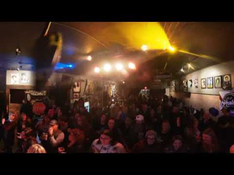360 Video: Don't stop Believin' performed by The Rock Mob