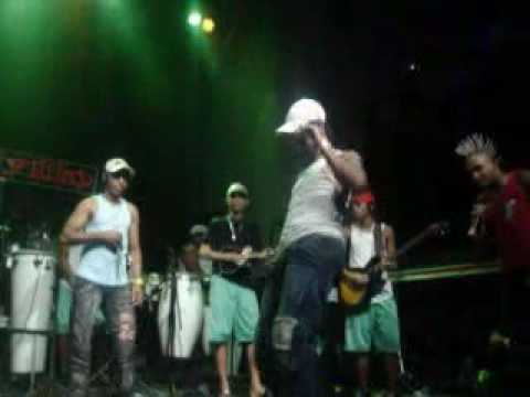 Quebradeira Chiclete Ferreira e Nego Pom (No Styllo ao vivo na Madre - By, Jamile Costa)