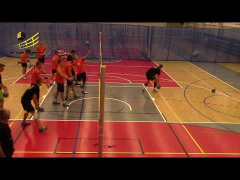 Nácvik techniky - odbití jednoruč vrchem - VK ČEZ Karlovarsko