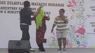 Download lagu Izwan Pilus - Cik Mek Molek @ Fiesta Suria mp3