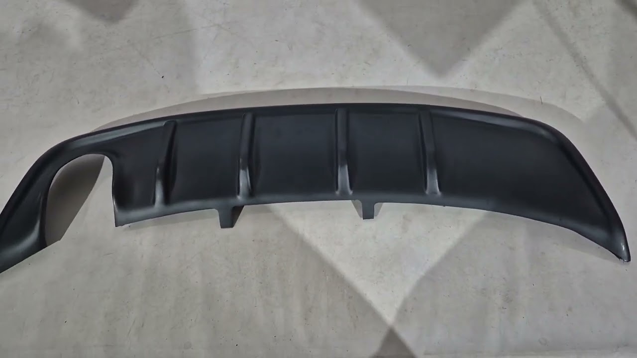 Задній дифузор DPT V-2 (чорний глянець) Video 1