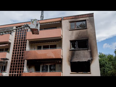 Flames spread to neighboring apartment - Extensive apartment fire in Cologne-Höhenhaus | 29.09.2021