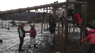 preview picture of video 'Soustředění Všemina 2014 - děti na hřišti'