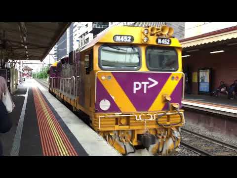V/Line N Class Locomotive N452 Speeds Through South Yarra | Vic Spotters