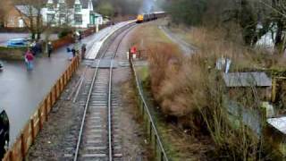 preview picture of video 'Weardale Railway The White Rose Excursion moving through Frosterley Station'