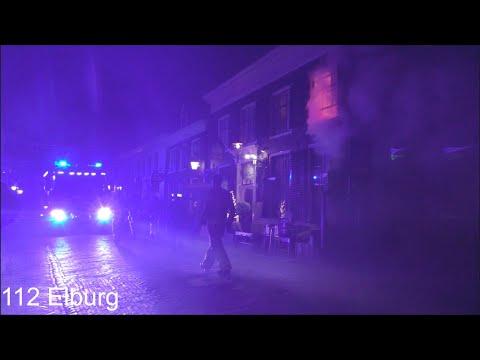 'Brand' in de binnenstad van Elburg | Brandweer Elburg rukt voor promotiefilm met 'spoed' uit