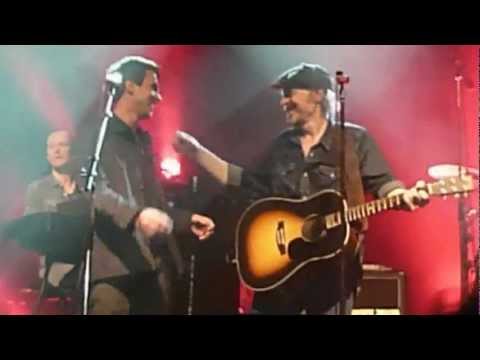 "All die Augenblicke" (feat. Clueso)