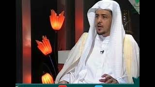 صورة حمل المصحف في صلاة التراويح