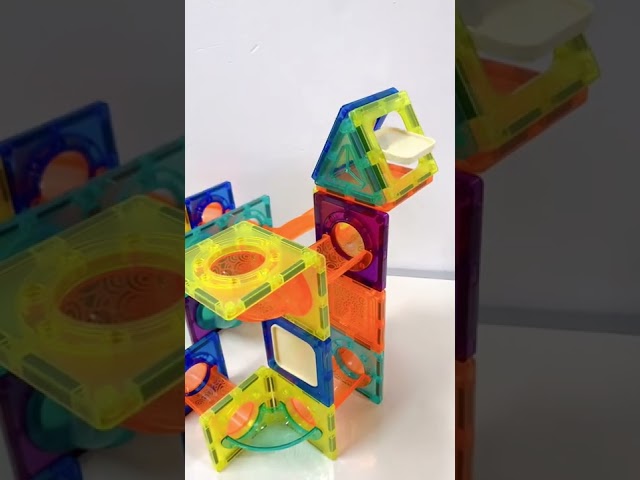 Vídeo relacionado con KEBO Tangram Magnético 3D. Juego Educativo, Rompecabezas con 14 bloques de construcción y 54 retos a conseguir. (Extended)