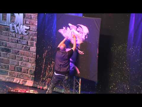 DAVID GARIBALDI PAINTING MADONNA'S PORTRAIT IN LESS THAN 6 mins