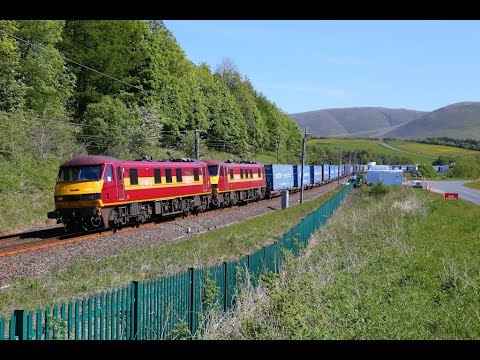 90020 & 90028 head south past Beck Foot on 4M25    10/06/15
