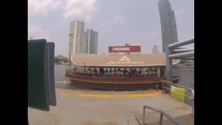 2015-03-29 Waiting for the ferry, Bangkok
