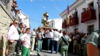 preview picture of video 'Periana procesión San Isidro Labrador 2012 desfile de la Legión Española ante el santo'
