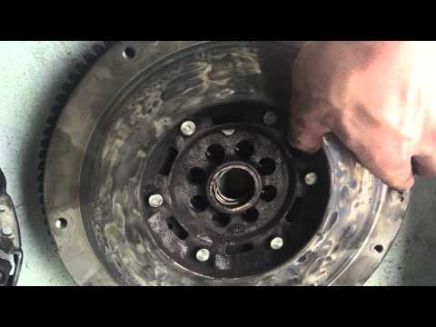 Nissan Navara d40 worn out duel mass flywheel with bad engine vibration