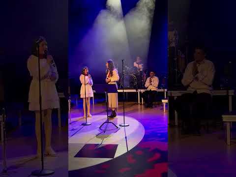 Bir görüş kabininde( Grup Yorum ve Zerya) konser..