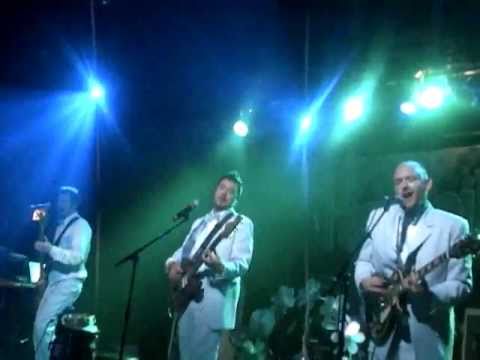 Paranoid Social Club - Headphones live 5-20-11