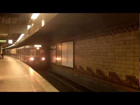 Hamburg: Einfahrt vom historischen S-Bahnzug der Br. 471 im Hauptbahnhof [720pHD]