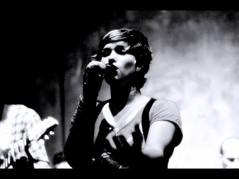 Júlia Tazzi - Bleeding Inside