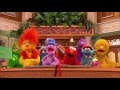 Nieuw Het Furchester Hotel Met De Vrolijke Monsters Uit Sesamstraat