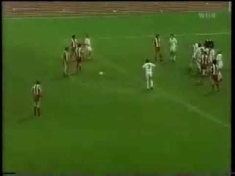 Franz Beckenbauer (Bayern Munique) - 28/06/1972 - Bayern Munique 5x1 Schalke 04 - 1 gol