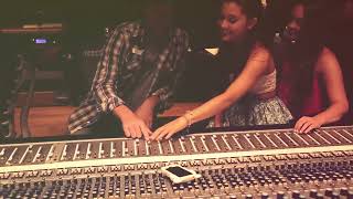 Ariana Grande - Die In Your Arms (cover Justin Bieber) [4K] [60FPS]