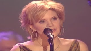Alison Krauss &amp; Union Station — &quot;She&#39;s Got You&quot; — Live