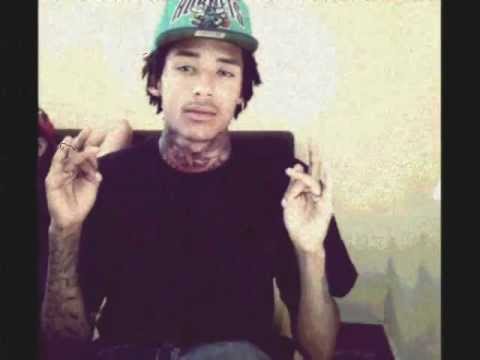 " Wasaaap wit blood " - Idiotik Ft. Owtapocket and Castro