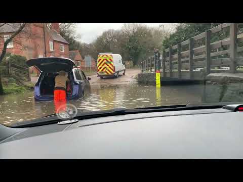 3ft Deep Rufford Ford FLOOD DEEP WATER - Porsche  Cayenne 4wd.