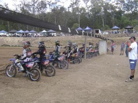 Robbie Murchison racing 150cc B grade motocross Race 2 at Stanmore Park 14 Aug 2011