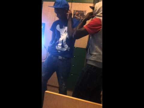 chikstar ft moneytomoney  rappen über AFRIKA