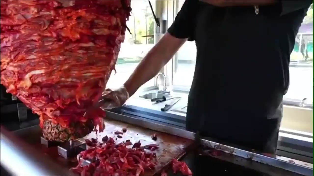 Putar video Las Aventuras De Gerber Morales - Adivinanza Del Elote sekarang Las Aventuras De Gerber Morales - Adivinanza Del Elote