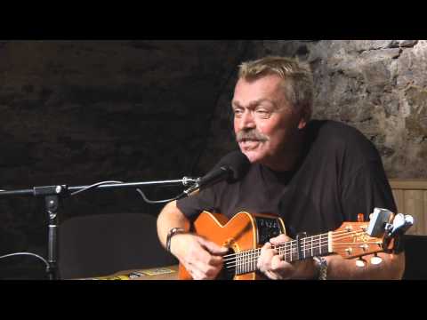 Miroslav Paleček - V domě straší duch
