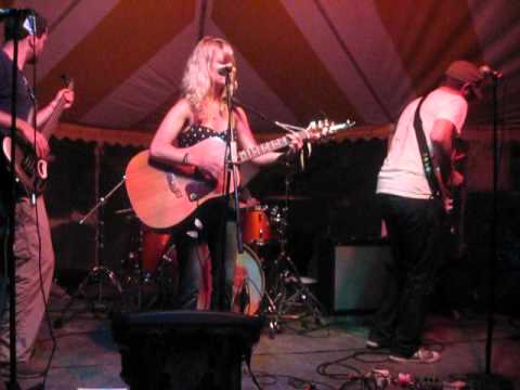 Gina Powell and the Electric Band - Common Ground 2011