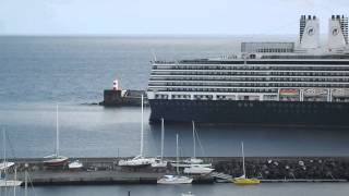 preview picture of video 'Nieuw Amsterdam partindo de Ponta Delgada (2013/10/19)'