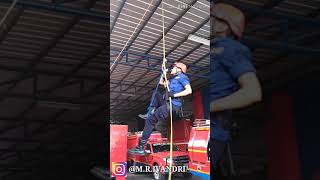 ASCEND WITH JUMAR & PULLEY