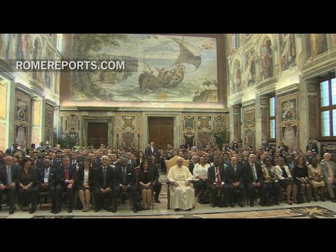 Francisco pide acabar con el derroche de alimentos