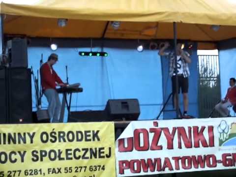 Występ zespołu "Hot Ibisz" na dożynkach w Starym Targu w dniu 15 września 2013 roku.