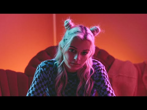 DORA - Stay (Official Video)