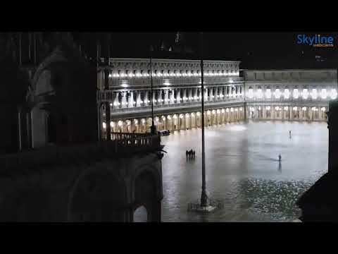 Timelapse Shows Damaging Floodwaters Inundating St Mark's Square in Venice