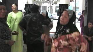 Download lagu abang roni - 4 dara - 21-11-011_mpeg2video.mpg mp3