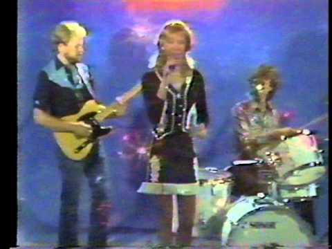 Robin Right - Country Video Showcase